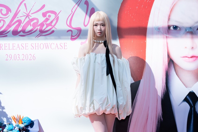 Nhan sắc tuổi 20 của 'Em xinh' trẻ nhất- Ảnh 1.