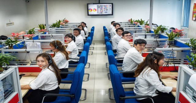 50 năm EVNHCMC, niềm tin lu&ocirc;n được thắp s&aacute;ng - Ảnh 3.