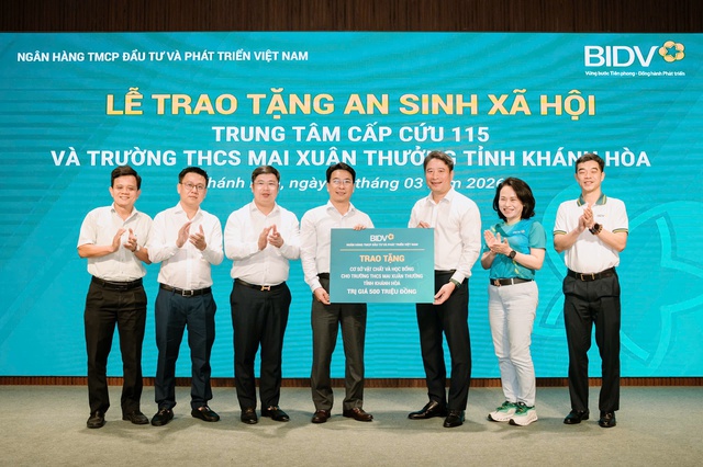 BIDV trao 1 tỉ đồng cho chương trình an sinh xã hội địa bàn tỉnh Khánh Hòa - Ảnh 2.