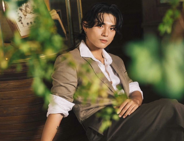 Nam ca sĩ ở ẩn - Ảnh 1.