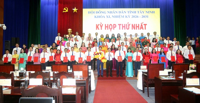 Chủ tịch HĐND v&agrave; Chủ tịch UBND tỉnh T&acirc;y Ninh t&aacute;i đắc cử nhiệm kỳ 2026 - 2031 - Ảnh 2.