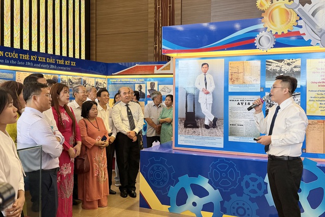 Kỷ vật 'xuy&ecirc;n thế kỷ' của người thợ Ba Son lần đầu trưng b&agrave;y tại TP.HCM- Ảnh 6.