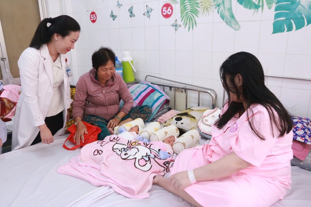 Cần Thơ đề xuất hỗ trợ 5 triệu đồng cho phụ nữ sinh đủ 2 con - Ảnh 1.