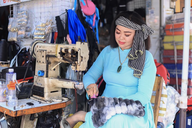 'ADN mở' TP.HCM: Ai trao 'tấm v&eacute; đổi đời' cho người nhập cư?- Ảnh 1.