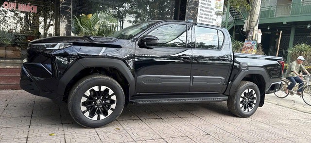 Chủ xe b&aacute;n tải ồ ạt b&aacute;n &lsquo;cắt lỗ&rsquo;, nhiều chiếc chỉ chạy v&agrave;i trăm km - Ảnh 2.