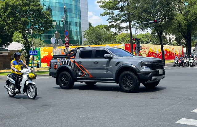 Chủ xe b&aacute;n tải ồ ạt b&aacute;n &lsquo;cắt lỗ&rsquo;, nhiều chiếc chỉ chạy v&agrave;i trăm km - Ảnh 1.