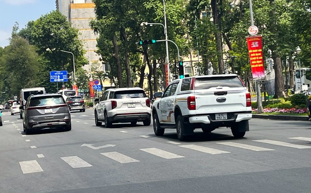 Chủ xe b&aacute;n tải ồ ạt b&aacute;n &lsquo;cắt lỗ&rsquo;, nhiều chiếc chỉ chạy v&agrave;i trăm km - Ảnh 3.