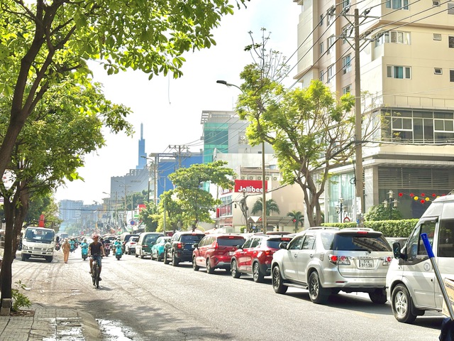 &Ocirc; t&ocirc; v&agrave;o l&agrave;n hỗn hợp &ugrave;n ứ g&acirc;y tranh c&atilde;i: Đ&uacute;ng luật nhưng c&oacute; 'đ&uacute;ng t&igrave;nh'? - Ảnh 3.