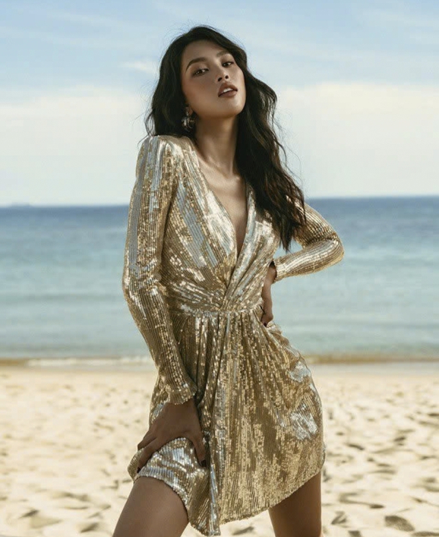 Bí quyết tỏa sáng trong mọi bữa tiệc với đầm sequin lấp lánh - Ảnh 4.