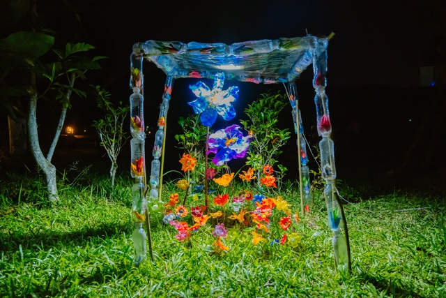 Học sinh kể chuyện về môi trường bằng nghệ thuật sắp đặt từ rác thải - Ảnh 1.