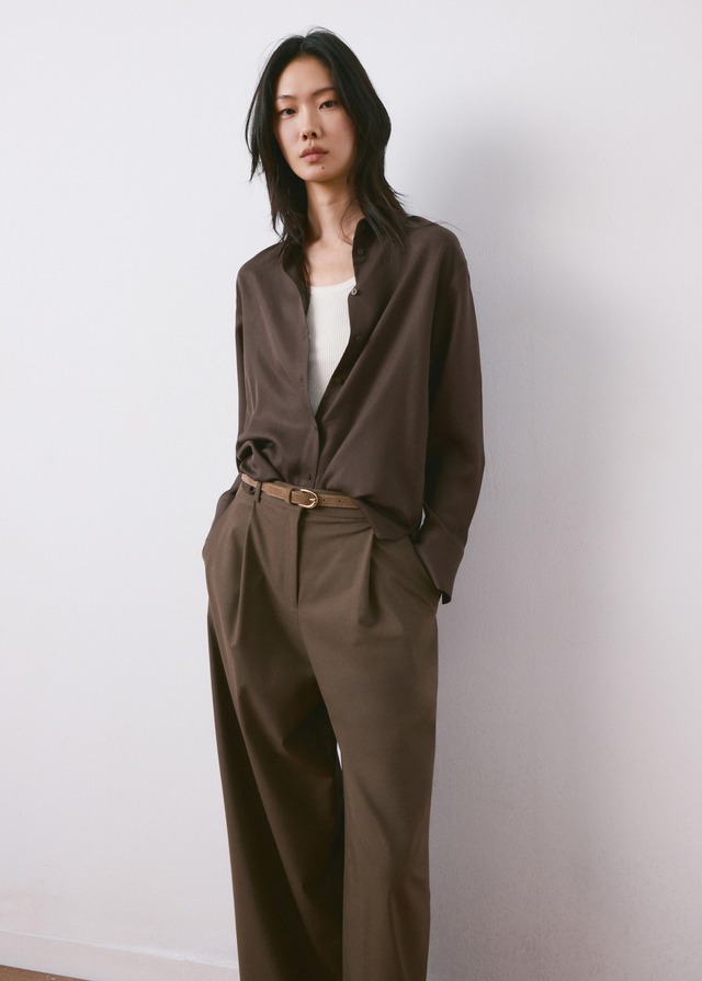 Phối đồ với áo tank top - mặc đẹp quanh năm, gọn nhẹ, thời thượng- Ảnh 2. Phối đồ với áo tank top - mặc đẹp quanh năm, gọn nhẹ, thời thượng- Ảnh 2.