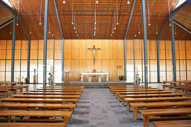 Nhà thờ Ka Đơn - khi kiến trúc thánh ‘lắng nghe’ tiếng nói của núi rừng- Ảnh 4. Nhà thờ Ka Đơn - khi kiến trúc thánh ‘lắng nghe’ tiếng nói của núi rừng- Ảnh 4.