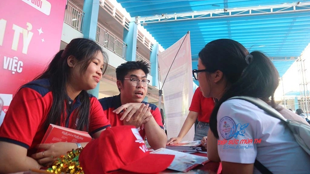 Chọn nghề kiểu gen z: Thận trọng với sức hút từ ngành bùng nổ 2026 - Ảnh 1. Chọn nghề kiểu gen z: Thận trọng với sức hút từ ngành bùng nổ 2026 - Ảnh 1.