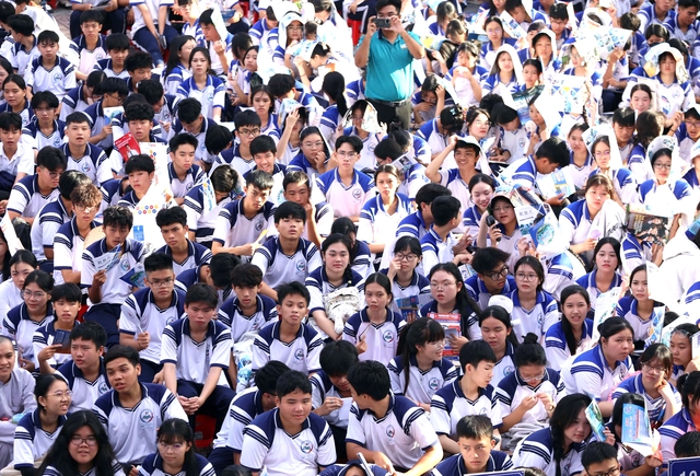 Hồ sơ học tập suốt đời của c&aacute; nh&acirc;n sẽ được t&iacute;ch hợp tr&ecirc;n ứng dụng VNeID - Ảnh 1.