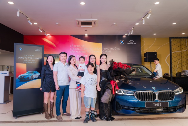 BMW trao giải đặc biệt BMW 5 Series cho kh&aacute;ch h&agrave;ng may mắn- Ảnh 4.
