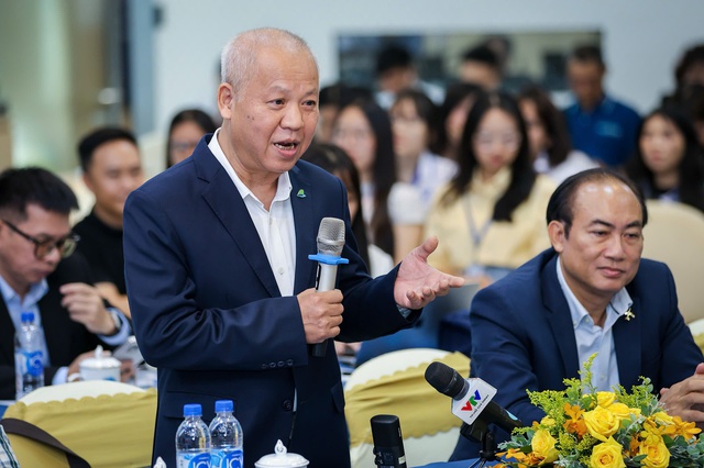 Giá xăng dầu tác động toàn cầu, hãng hàng không cũng không ngoại lệ - Ảnh 1.