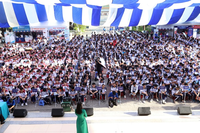 Hồ sơ học tập suốt đời của c&aacute; nh&acirc;n sẽ được t&iacute;ch hợp tr&ecirc;n ứng dụng VNeID - Ảnh 3.