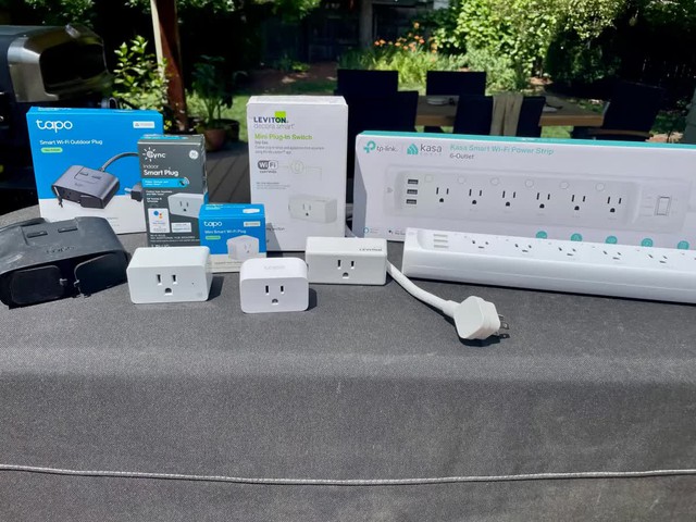 Ổ cắm thông minh tưởng tiết kiệm nhưng vẫn tốn điện hằng ngày - Ảnh 1.