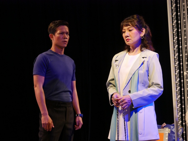 Sân khấu mắc 'bệnh' dài dòng - Ảnh 1. Sân khấu mắc 'bệnh' dài dòng - Ảnh 1.