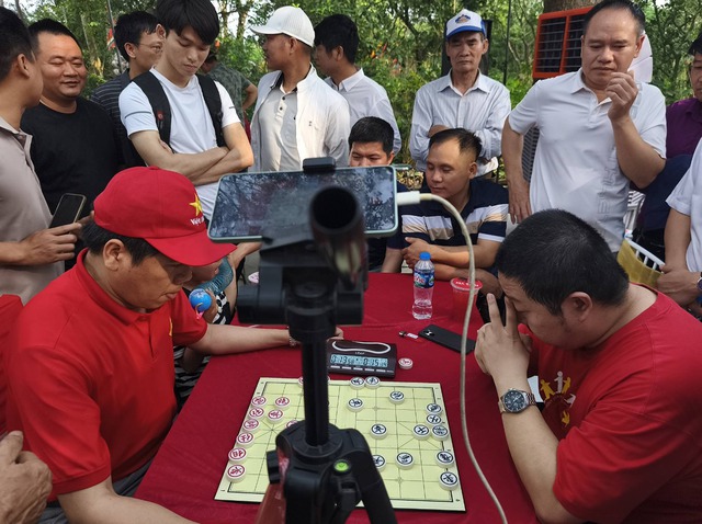 Cao thủ cờ tướng Trung Quốc bất ngờ thua ở hội l&agrave;ng tại Việt Nam: L&yacute; do thật kh&oacute; tin!- Ảnh 1.