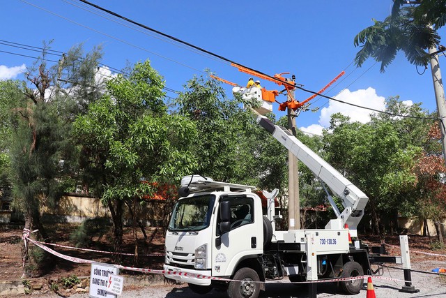 PC Quảng Trị nâng tầm sửa chữa ‘nóng’, giữ điện an toàn năm 2026 - Ảnh 3.