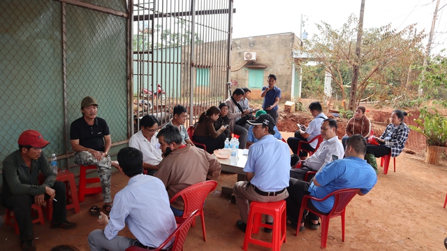 Hạ nền đường ĐT . 753 Làm nhiều nhà dân chênh vênh , 8 hộ được hỗ trợ nơi ở tạm - Ảnh 2. Hạ nền đường ĐT . 753 Làm nhiều nhà dân chênh vênh , 8 hộ được hỗ trợ nơi ở tạm - Ảnh 2.