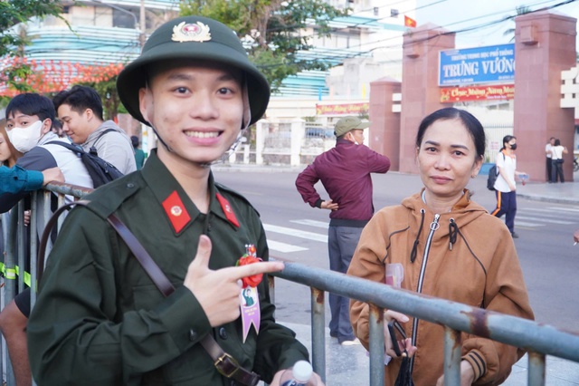 Giao nhận quân 2026: Thanh niên Gia Lai và Lâm Đồng sẵn sàng lên đường nhập ngũ - Ảnh 5. Giao nhận quân 2026: Thanh niên Gia Lai và Lâm Đồng sẵn sàng lên đường nhập ngũ - Ảnh 5.