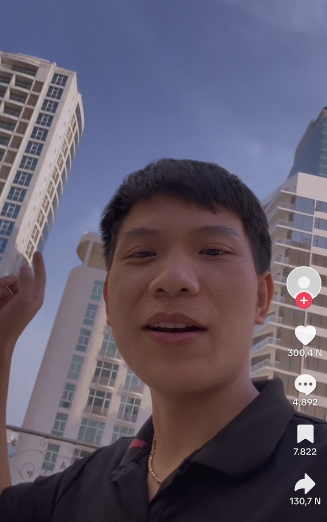 Ch&agrave;ng trai Nghệ An ở chiến sự Trung Đ&ocirc;ng quay t&ecirc;n lửa bắn, d&acirc;n mạng lo lắng - Ảnh 4.