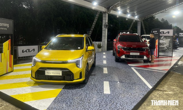 Loạt xe KIA điều chỉnh gi&aacute; ni&ecirc;m yết, Seltos v&agrave; Sonet giảm mạnh - Ảnh 3.