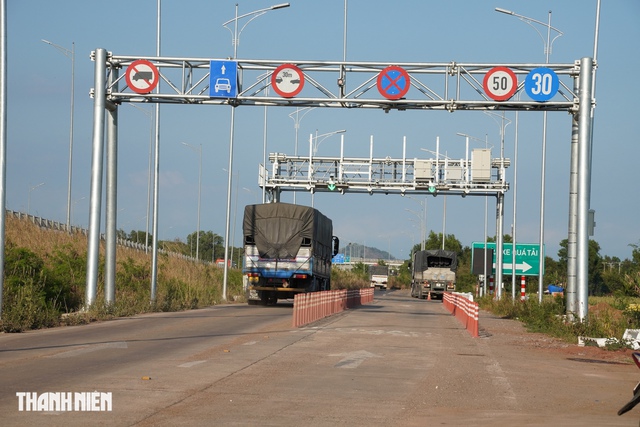 Nhiều tài xế vi phạm lỗi ở đường dẫn cao tốc, mức phạt lên đến 22 triệu - Ảnh 1.