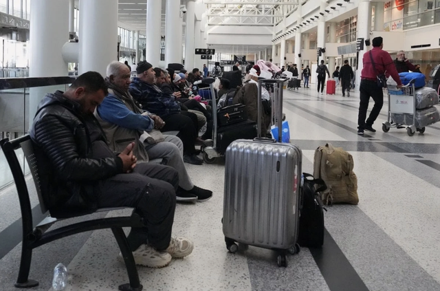 Kh&aacute;ch bị mắc kẹt tại Trung Đ&ocirc;ng được ăn ở miễn ph&iacute;, hết bao nhi&ecirc;u ch&iacute;nh quyền trả- Ảnh 1.