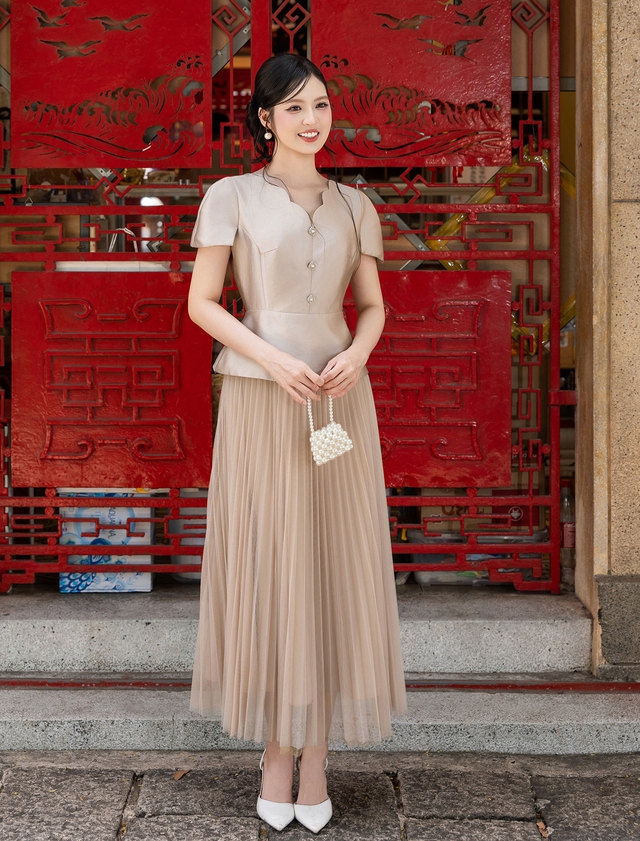 Sang trọng mà nữ tính nơi công sở cùng áo vest cách điệu- Ảnh 5. Sang trọng mà nữ tính nơi công sở cùng áo vest cách điệu- Ảnh 5.