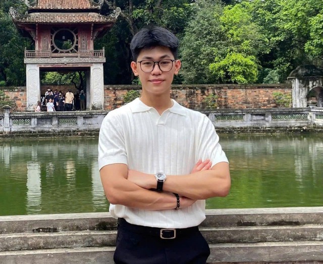 Gen Z Quảng Trị 'check-in' nghĩa vụ Công an nhân dân: Yêu là lên đường!- Ảnh 4. Gen Z Quảng Trị 'check-in' nghĩa vụ Công an nhân dân: Yêu là lên đường!- Ảnh 4.