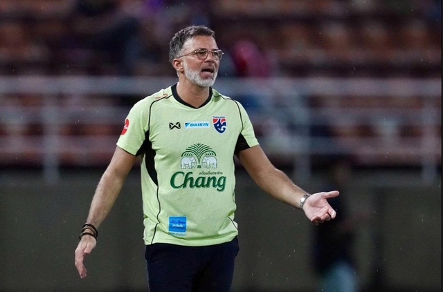 HLV đội tuyển Th&aacute;i Lan bất an, tạo động th&aacute;i bất ngờ trước trận 'sinh tử' giải ch&acirc;u &Aacute;- Ảnh 2.