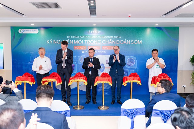 Dấu ấn 2025: H&agrave;nh tr&igrave;nh ph&aacute;t triển to&agrave;n diện của BVĐK Phương Đ&ocirc;ng - Ảnh 2.