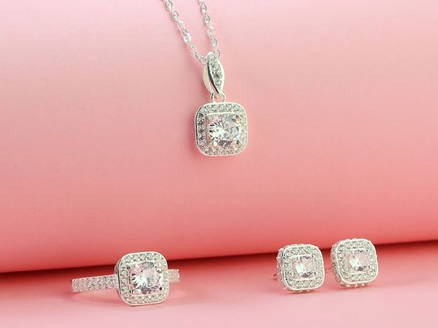 Qu&agrave; tặng chị em ng&agrave;y 8.3: 95% đ&agrave;n &ocirc;ng đang chọn sai- Ảnh 3.