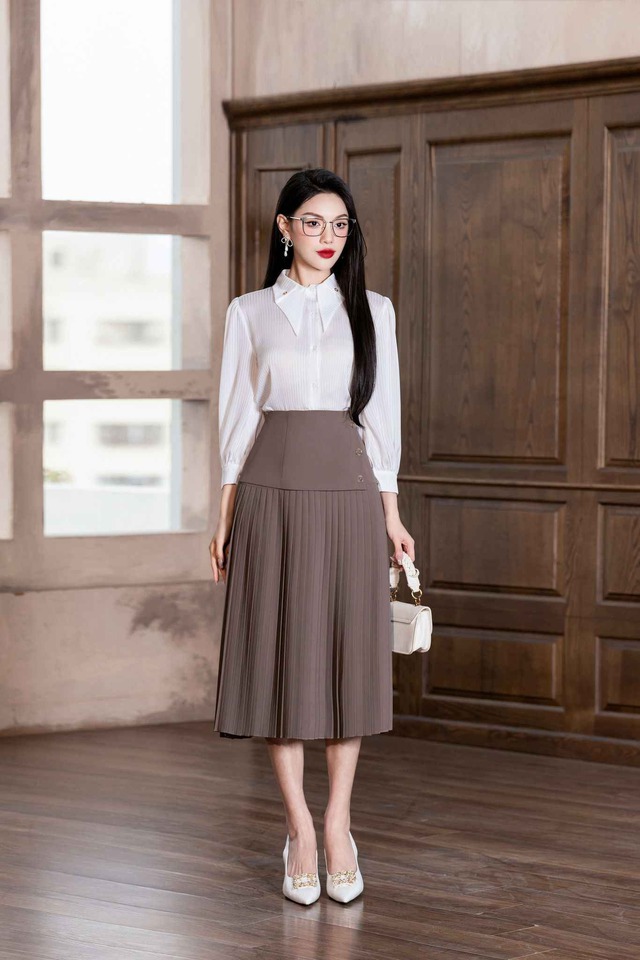 Diện chân váy xếp ly sao cho sang trọng và trẻ trung?- Ảnh 6.