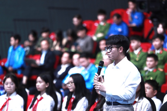 Diễn đ&agrave;n Tiếng n&oacute;i tuổi trẻ - H&agrave;nh động của Đo&agrave;n đ&atilde; nhận được 24.000 c&acirc;u hỏi - Ảnh 1.