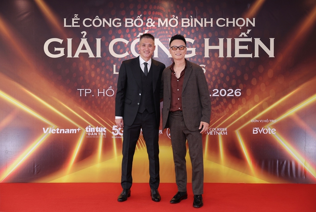 C&ocirc;ng Vinh 'lẻ b&oacute;ng' dự sự kiện, H&ograve;a Minzy, Trang Ph&aacute;p gợi cảm tr&ecirc;n thảm đỏ  - Ảnh 3.