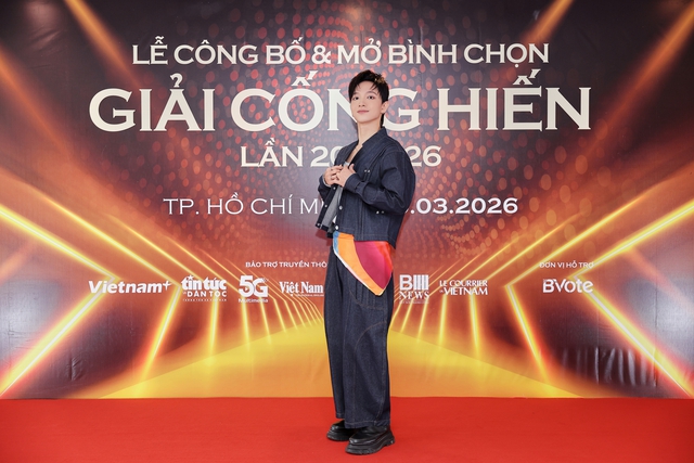 C&ocirc;ng Vinh 'lẻ b&oacute;ng' dự sự kiện, H&ograve;a Minzy, Trang Ph&aacute;p gợi cảm tr&ecirc;n thảm đỏ  - Ảnh 11.