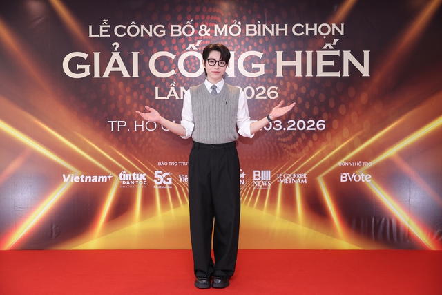 C&ocirc;ng Vinh 'lẻ b&oacute;ng' dự sự kiện, H&ograve;a Minzy, Trang Ph&aacute;p gợi cảm tr&ecirc;n thảm đỏ  - Ảnh 8.