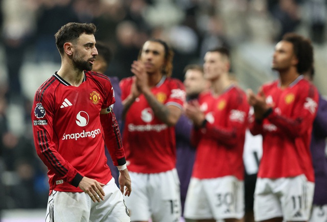 Bảng xếp hạng Ngoại hạng Anh mới nhất: Arsenal bỏ xa Man City, M.U bị đ&aacute;nh bại- Ảnh 2.