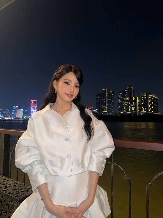 Nâng cấp thần thái sang trọng nhờ đôi khuyên tai tròn tinh xảo- Ảnh 6.