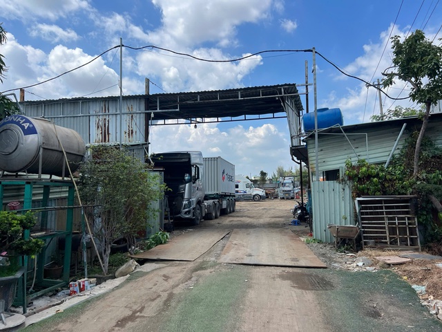  Xử lý vi phạm các bãi xe container tự phát trên đường Võ Chí Công- Ảnh 7.