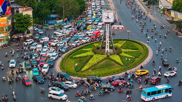 C&oacute; n&ecirc;n th&aacute;o dỡ v&ograve;ng xoay ở TP.HCM ? - Ảnh 4.