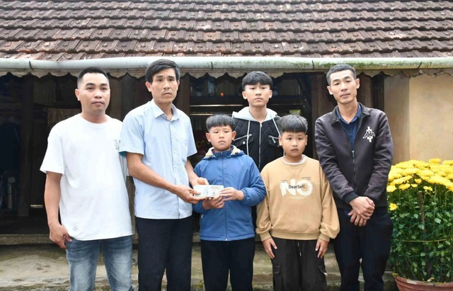 Chuyện gia đ&igrave;nh 'người h&ugrave;ng' tr&ecirc;n s&ocirc;ng Gianh - Ảnh 2.