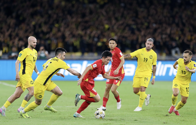 Cực nóng: AFC xử Malaysia thua 0-3, đội tuyển Việt Nam giành vé dự VCK Asian Cup 2027- Ảnh 1. Cực nóng: AFC xử Malaysia thua 0-3, đội tuyển Việt Nam giành vé dự VCK Asian Cup 2027- Ảnh 1.