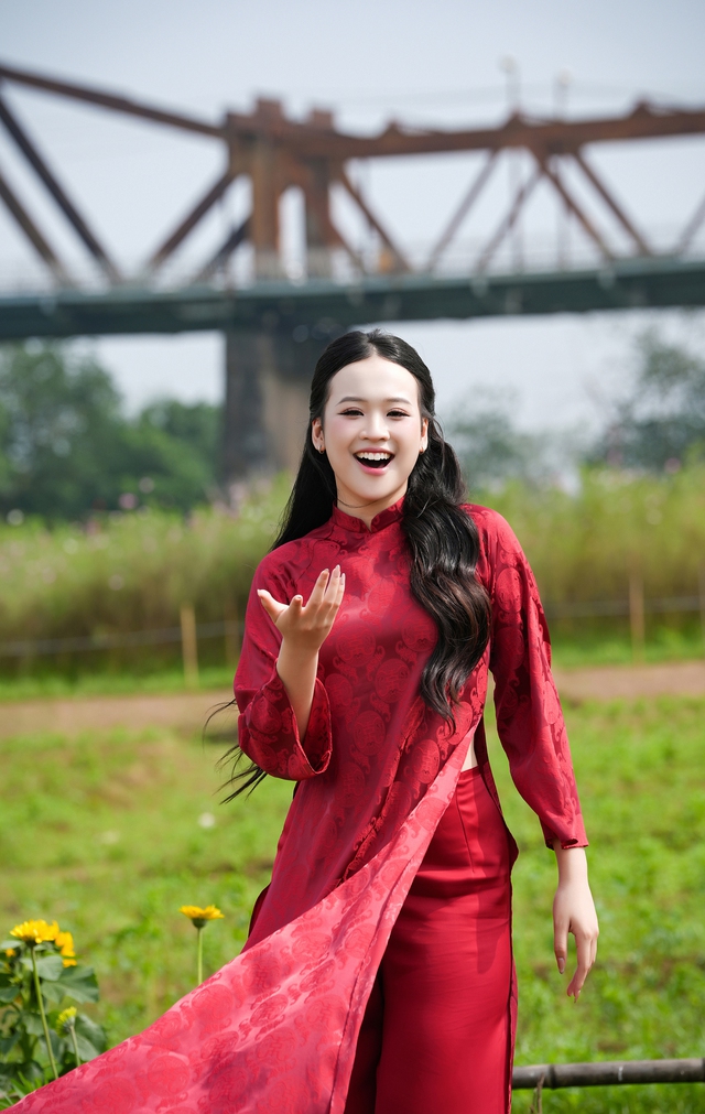 Cuộc sống của nữ sinh 17 tuổi giành Giải nhất Tiếng hát Hà Nội 2025 - Ảnh 2.