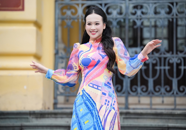 Cuộc sống của nữ sinh 17 tuổi giành Giải nhất Tiếng hát Hà Nội 2025 - Ảnh 1.