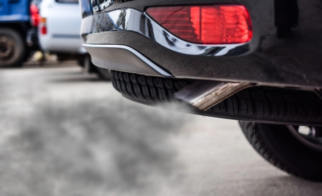 M&agrave;u kh&oacute;i từ ống xả &ocirc; t&ocirc;, xe m&aacute;y b&aacute;o hiệu điều g&igrave;? - Ảnh 4.